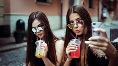 Supportiv Intern Pens the Pros and Cons of Social Media for Teens﻿