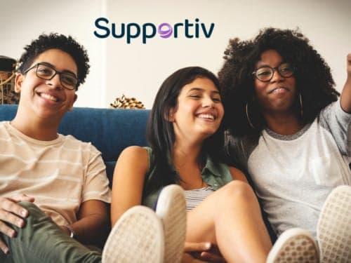 La nueva colección de artículos de Supportiv sobre la identidad de los adolescentes explora los problemas de salud mental relacionados con la etnia, la inmigración, el género, etc